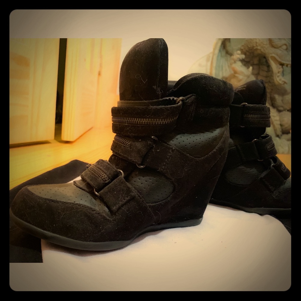 Velcro wedge sneaker